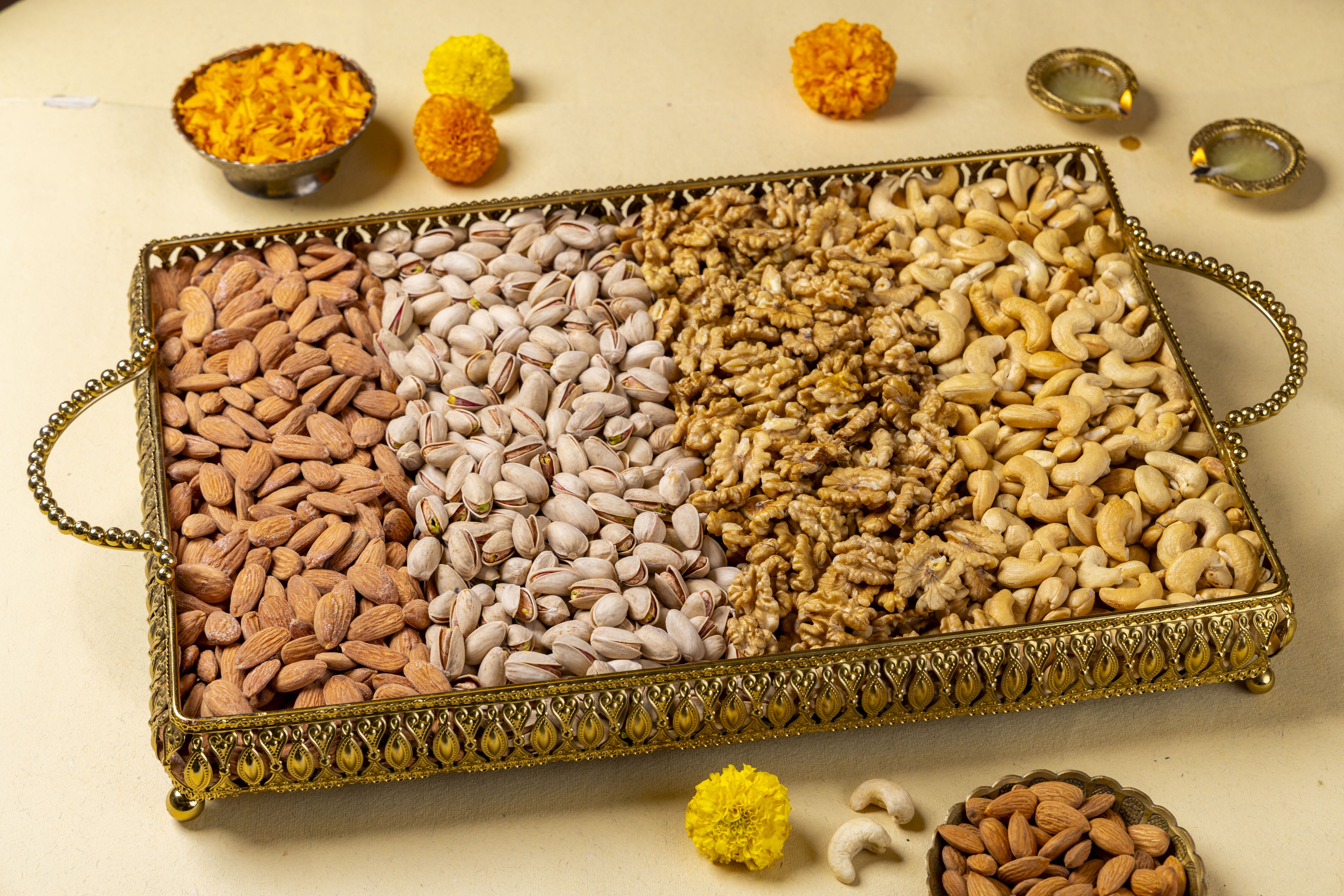 Jumbo Tray Meethi Dryfruit Hamper