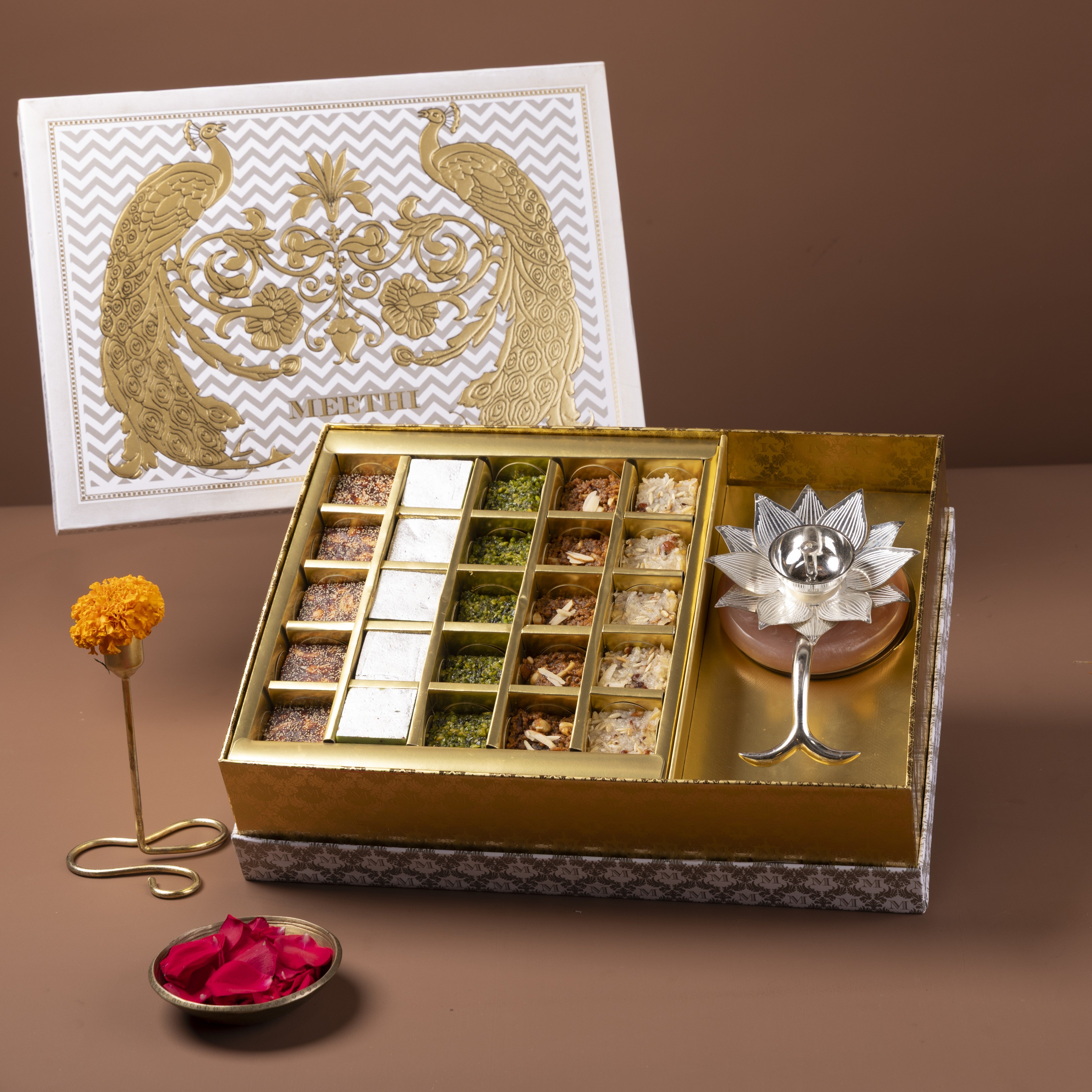 Royal Peacock Hamper