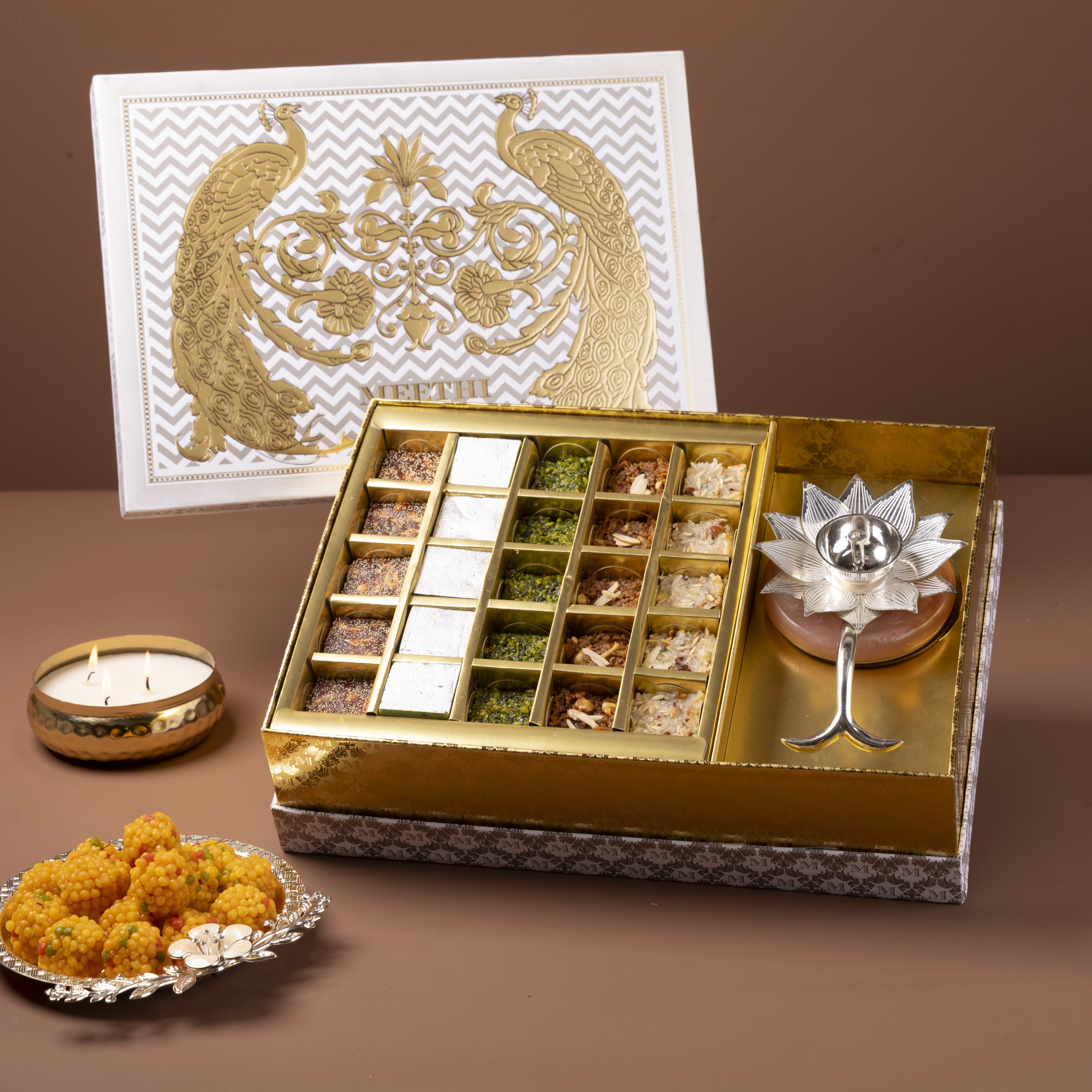 Royal Peacock Hamper